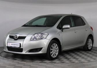 Подержанный автомобиль Toyota Auris Hatchback 2008 года (1 фото)