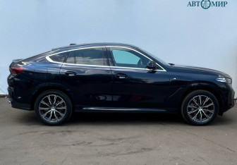 Подержанный автомобиль BMW X6 2023 года (4 фото)