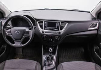 Подержанный автомобиль Hyundai Solaris Sedan 2021 года (13 фото)