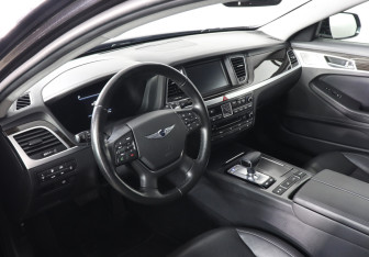 Подержанный автомобиль Genesis G80 2019 года (9 фото)