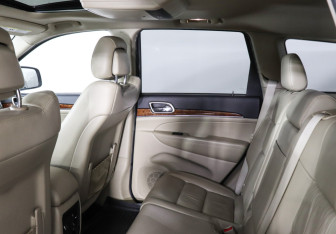 Подержанный автомобиль Jeep Grand Cherokee 2012 года (12 фото)