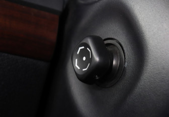 Подержанный автомобиль Toyota Land Cruiser Prado 2014 года (18 фото)