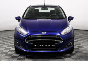 Подержанный автомобиль Ford Fiesta Sedan 2015 года (2 фото)