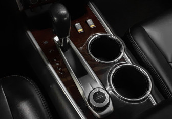 Подержанный автомобиль Nissan Pathfinder 2014 года (16 фото)