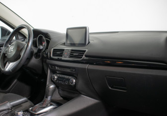 Подержанный автомобиль Mazda 3 Sedan 2014 года (9 фото)