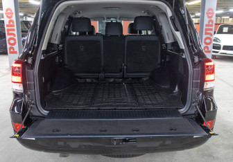 Подержанный автомобиль Toyota Land Cruiser Suv 2021 года (10 фото)