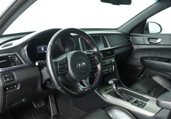 Подержанный автомобиль Kia Optima Sedan 2017 года (13 фото)
