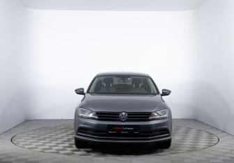 Подержанный автомобиль Volkswagen Jetta Sedan 2016 года (2 фото)