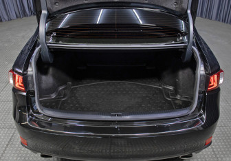 Подержанный автомобиль Lexus IS Sedan 2014 года (10 фото)