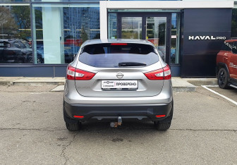 Подержанный автомобиль Nissan Qashqai 2014 года (6 фото)