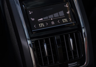 Подержанный автомобиль Volvo S90 2021 года (19 фото)