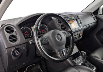 Подержанный автомобиль Volkswagen Tiguan 2012 года (15 фото)
