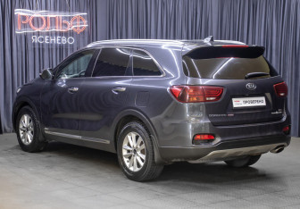 Подержанный автомобиль Kia Sorento 2018 года (7 фото)
