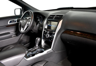 Подержанный автомобиль Ford Explorer 2015 года (7 фото)