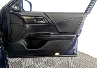 Подержанный автомобиль Honda Accord Sedan 2013 года (25 фото)