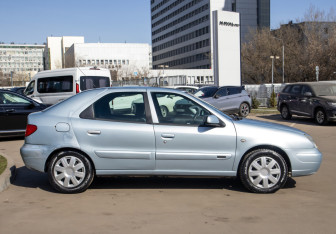 Подержанный автомобиль Citroen Xsara Hatchback 2002 года (3 фото)