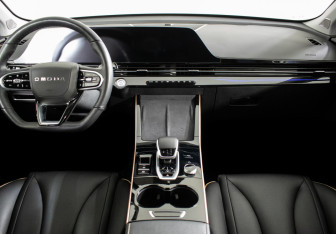 Подержанный автомобиль Omoda C5 2023 года (11 фото)