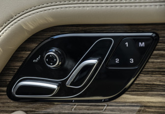 Подержанный автомобиль Land Rover Range Rover 2018 года (25 фото)