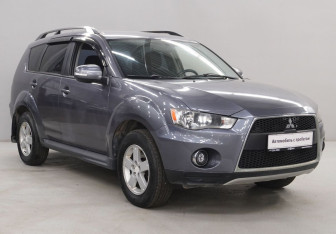 Подержанный автомобиль Mitsubishi Outlander 2011 года (3 фото)
