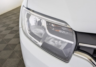 Подержанный автомобиль Renault Logan Sedan 2018 года (11 фото)