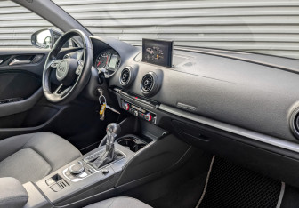 Подержанный автомобиль Audi A3 Sedan 2020 года (11 фото)