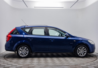Подержанный автомобиль Kia Ceed Wagon 2009 года (4 фото)