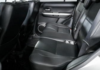Подержанный автомобиль Suzuki Grand Vitara 2013 года (12 фото)