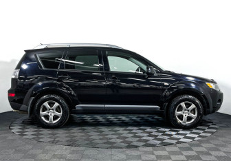 Подержанный автомобиль Mitsubishi Outlander 2008 года (4 фото)