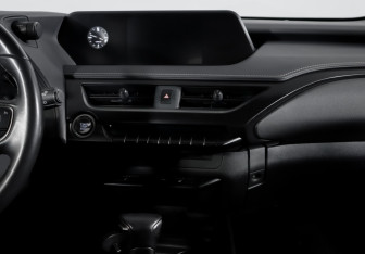 Подержанный автомобиль Lexus UX 2019 года (13 фото)