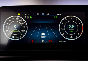 Подержанный автомобиль Omoda C5 2024 года (13 фото)