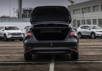 Подержанный автомобиль Toyota Camry Sedan 2023 года (21 фото)