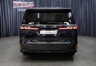 Подержанный автомобиль Voyah Dream 2023 года (6 фото)