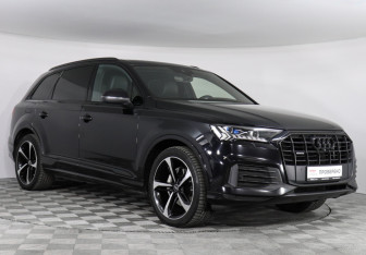 Подержанный автомобиль Audi Q7 2021 года (3 фото)