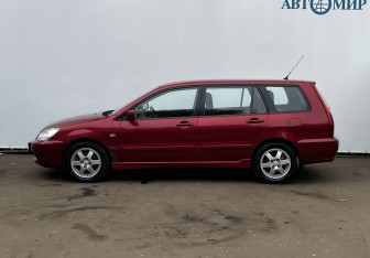 Подержанный автомобиль Mitsubishi Lancer Wagon 2007 года (8 фото)