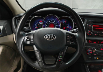 Подержанный автомобиль Kia Optima Sedan 2013 года (11 фото)