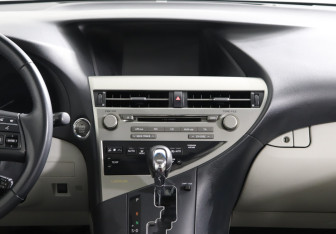 Подержанный автомобиль Lexus RX 2011 года (12 фото)