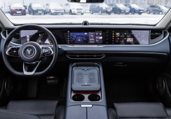 Подержанный автомобиль Voyah Free 2023 года (14 фото)