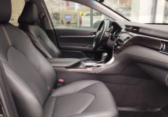 Подержанный автомобиль Toyota Camry Sedan 2019 года (10 фото)