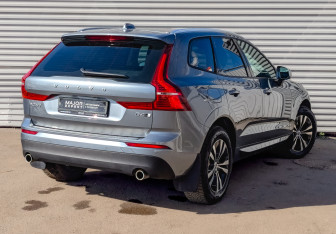 Подержанный автомобиль Volvo XC60 2021 года (5 фото)