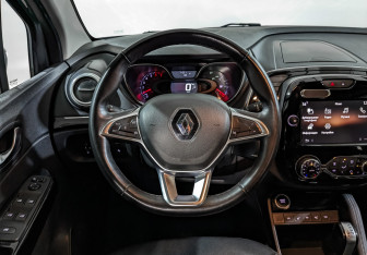 Подержанный автомобиль Renault Kaptur 2021 года (20 фото)