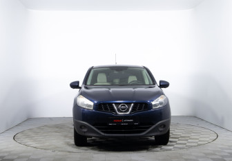 Подержанный автомобиль Nissan Qashqai 2012 года (2 фото)