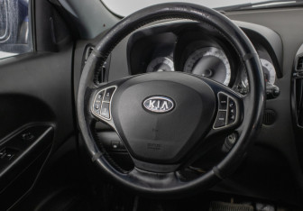 Подержанный автомобиль Kia Ceed Wagon 2008 года (15 фото)