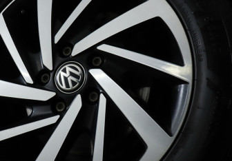 Подержанный автомобиль Volkswagen Caravelle 2020 года (23 фото)