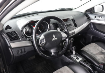 Подержанный автомобиль Mitsubishi Lancer Sedan 2008 года (9 фото)