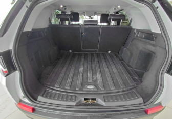 Подержанный автомобиль Land Rover Discovery Sport 2015 года (17 фото)
