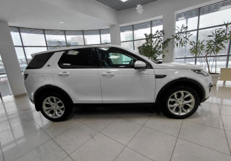 Подержанный автомобиль Land Rover Discovery Sport 2015 года (4 фото)