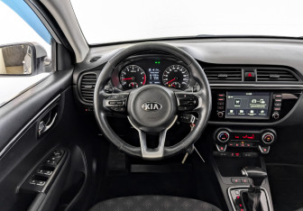 Подержанный автомобиль Kia Rio Sedan 2018 года (21 фото)