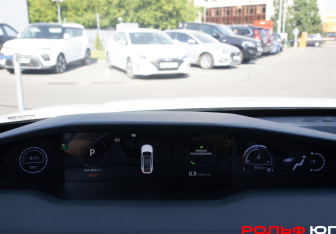 Подержанный автомобиль Changan UNI-V 2024 года (9 фото)