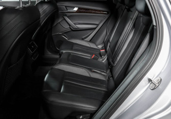 Подержанный автомобиль Audi Q5 2017 года (10 фото)