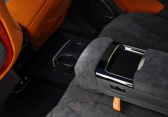 Подержанный автомобиль Zeekr 001 2023 года (13 фото)